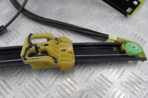 Изображение товара 134584 - 00134584 steklopodemnik perednij pravyj 2