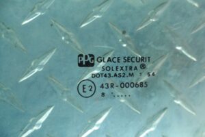 Изображение товара 134641 - 00134641 steklo dveri zadnej levoj Peugeot 5008 1
