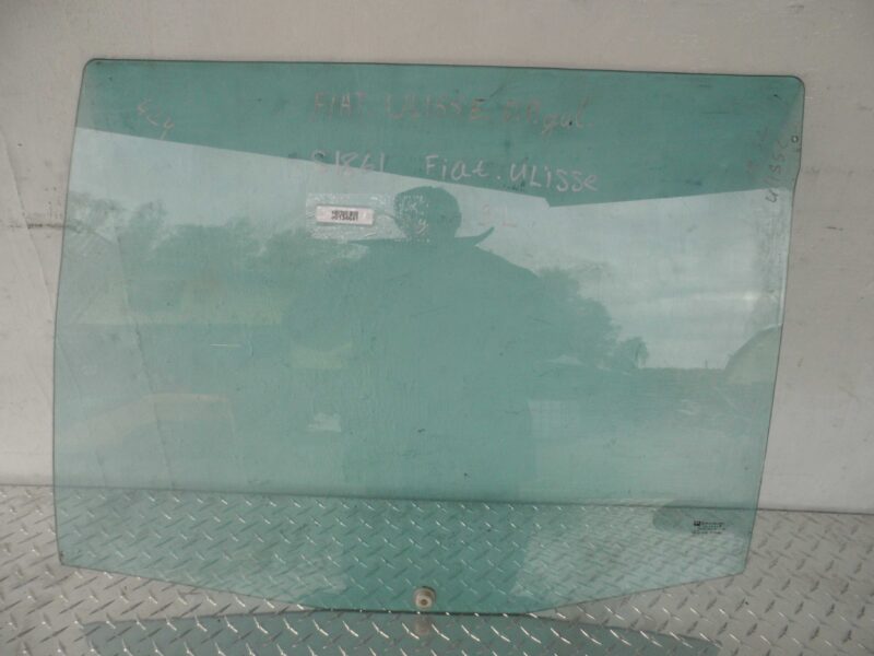 Изображение товара 134641 - 00134641 steklo dveri zadnej levoj Peugeot 5008