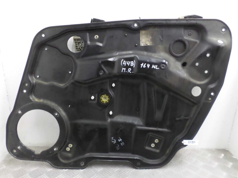 Изображение товара 134077 - 00134977 steklopodemnik perednij pravyj Ford Escort