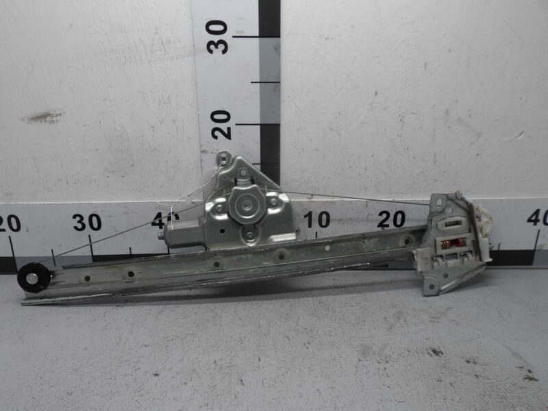 Изображение товара 135103 - 00135103 steklopodemnik perednij pravyj