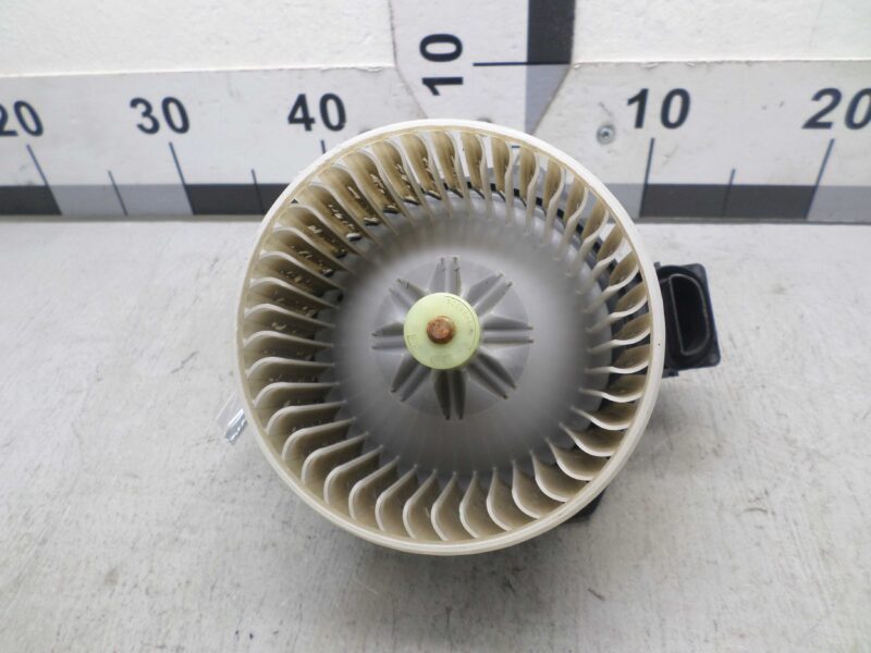 Изображение товара 135625 - 00135625 ventilyator otopitelya (motorchik pechki) Citroen C5