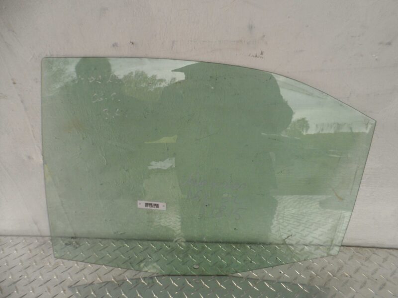 Изображение товара 135738 - 00135738 steklo dveri zadnej levoj