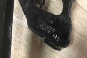 Изображение товара 135765 - 00135765 petlya kapota pravaya 3