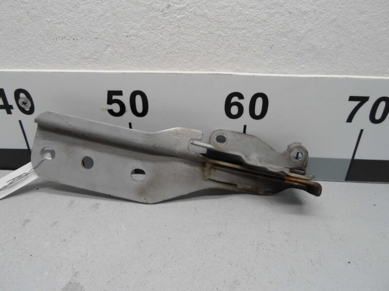 Изображение товара 135859 - 00135859 petlya kapota pravaya Porsche Macan