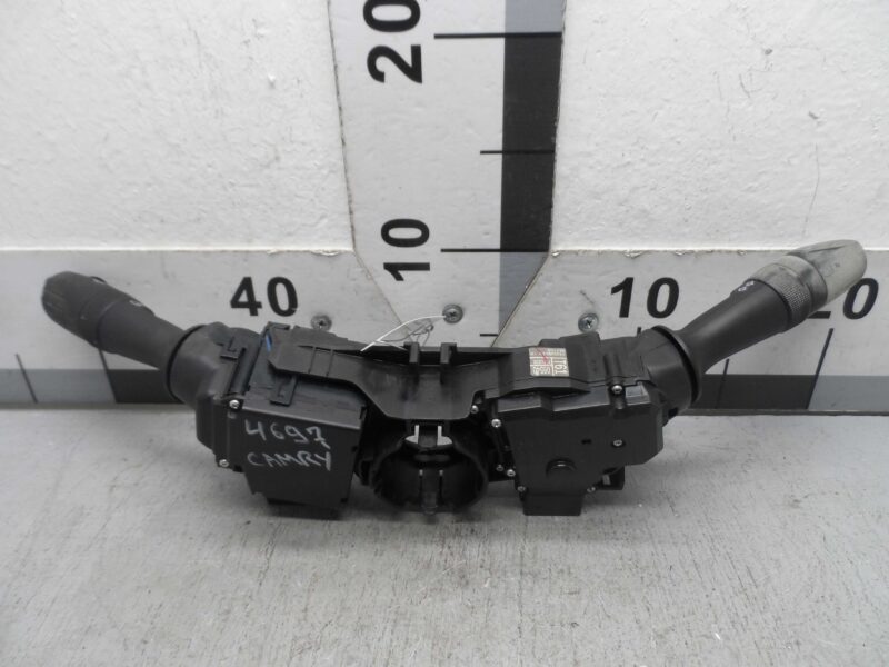 Изображение товара 136140 - 00136140 pereklyuchatel podrulevoj (strekoza) Subaru Legacy