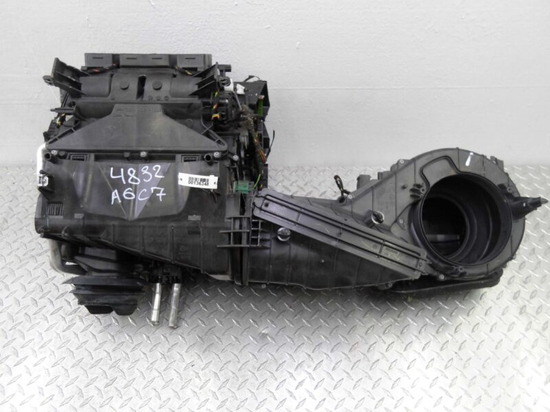 Изображение товара 136348 - 00136348 korpus otopitelya (pechki)