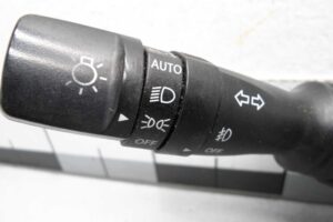 Изображение товара 136355 - 00136355 pereklyuchatel podrulevoj (strekoza) 1