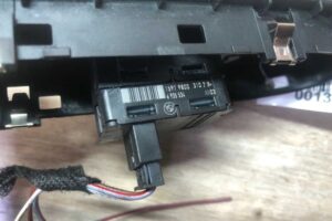 Изображение товара 136420 - 00136420 knopka steklopodemnika 1