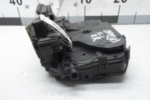 Изображение товара 136529 - 00136529 zamok dveri perednej pravoj 3