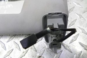 Изображение товара 136947 - 00136947 kozyrek solntsezaschitnyj Toyota Carina E 3