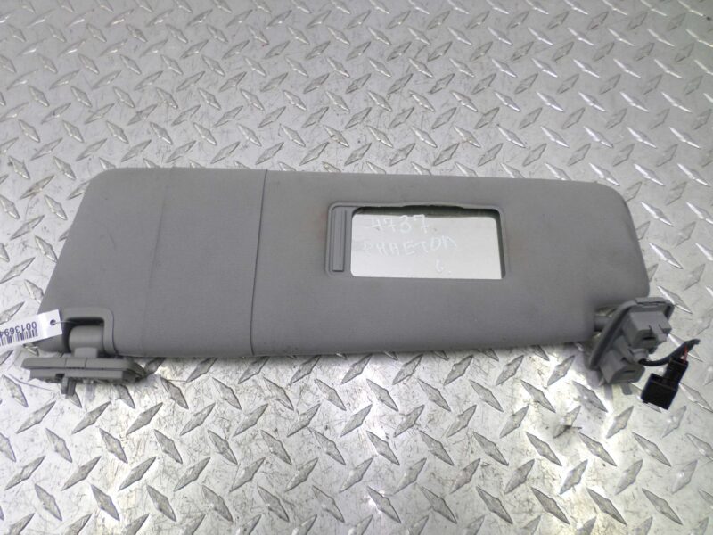 Изображение товара 136947 - 00136947 kozyrek solntsezaschitnyj Toyota Carina E