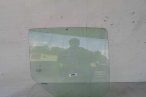 Изображение товара 137191 - 00137191 steklo dveri zadnej levoj 