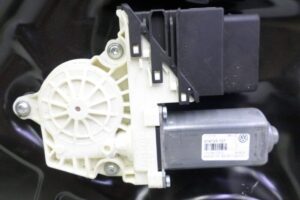 Изображение товара 137953 - 00137953 steklopodemnik zadnij levyj Volvo S40 1