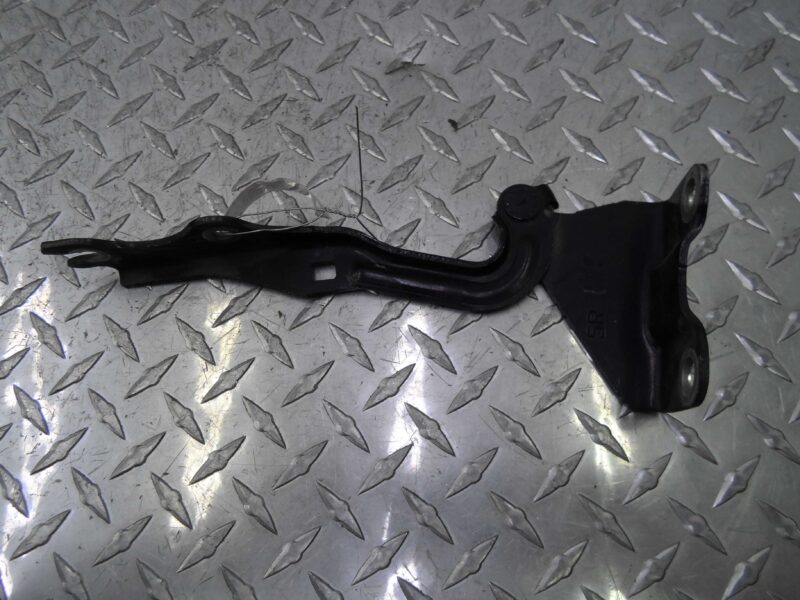 Изображение товара 137956 - 00137956 petlya kapota pravaya Citroen C5