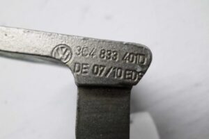 Изображение товара 138041 - 00138041 petlya dveri zadnyaya Volkswagen Lupo 3