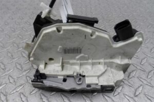 Изображение товара 138042 - 00138042 zamok dveri zadnej levoj Volkswagen Lupo 2