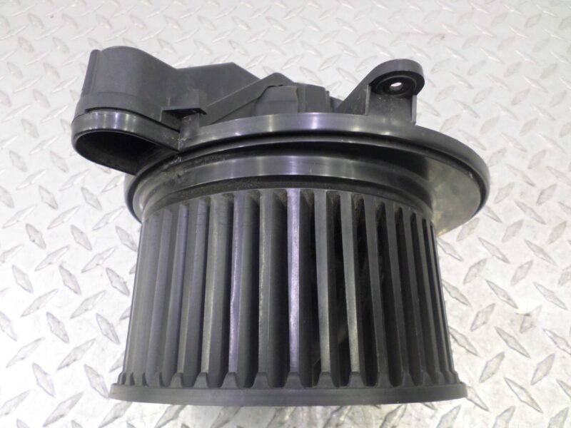 Изображение товара 138061 - 00138061 ventilyator otopitelya (motorchik pechki) Chrysler Cirrus