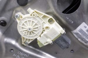 Изображение товара 138095 - 00138095 steklopodemnik zadnij pravyj Honda Ridgeline 2