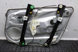 Изображение товара 138113 - 00138113 steklopodemnik perednij levyj Ford Transit 1