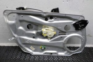 Изображение товара 138113 - 00138113 steklopodemnik perednij levyj Ford Transit