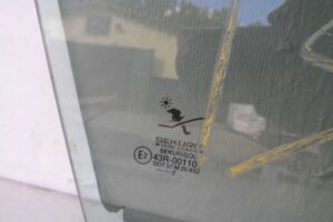 Изображение товара 138982 - 00138982 steklo dveri perednej pravoj 2