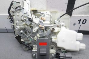 Изображение товара 139073 - 00139073 zamok dveri zadnej levoj 