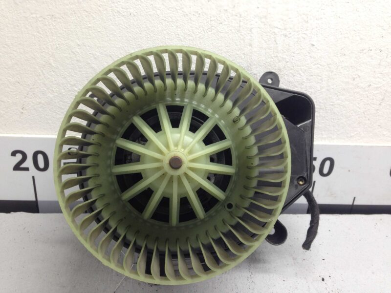 Изображение товара 139387 - 00139387 ventilyator otopitelya (motorchik pechki) Volkswagen Up