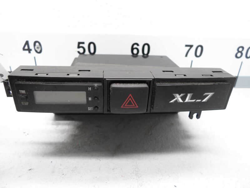 Изображение товара 139838 - 00139838 knopka avarijnoj signalizatsii Porsche Macan