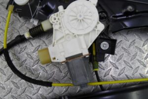 Изображение товара 139886 - 00139886 steklo dveri perednej pravoj 1