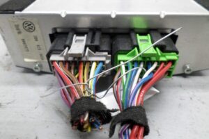 Изображение товара 140129 - 00140129 blok usilitelya muzyki Toyota Carina E 3