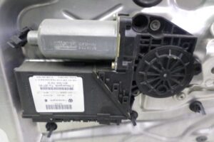Изображение товара 140150 - 00140150 steklopodemnik perednij pravyj Toyota Carina E 2