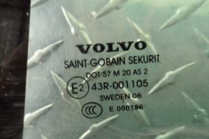 Изображение товара 140170 - 00140170 steklo dveri zadnej levoj Volvo 440 2