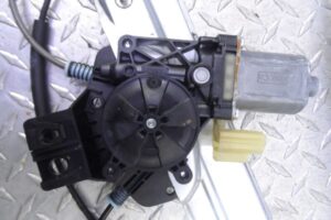 Изображение товара 140330 - 00140330 steklopodemnik perednij levyj 1