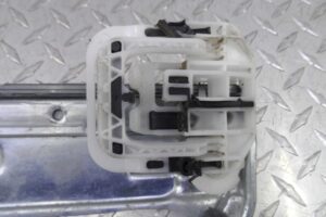 Изображение товара 140330 - 00140330 steklopodemnik perednij levyj 3