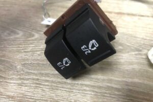 Изображение товара 140443 - 00140443 knopka salona Toyota Corolla Verso