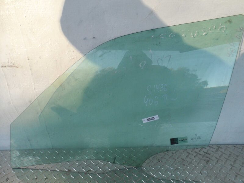 Изображение товара 140640 - 00140640 steklo dveri perednej levoj Mercedes SLK