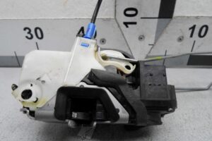 Изображение товара 140679 - 00140679 zamok dveri perednej pravoj 3