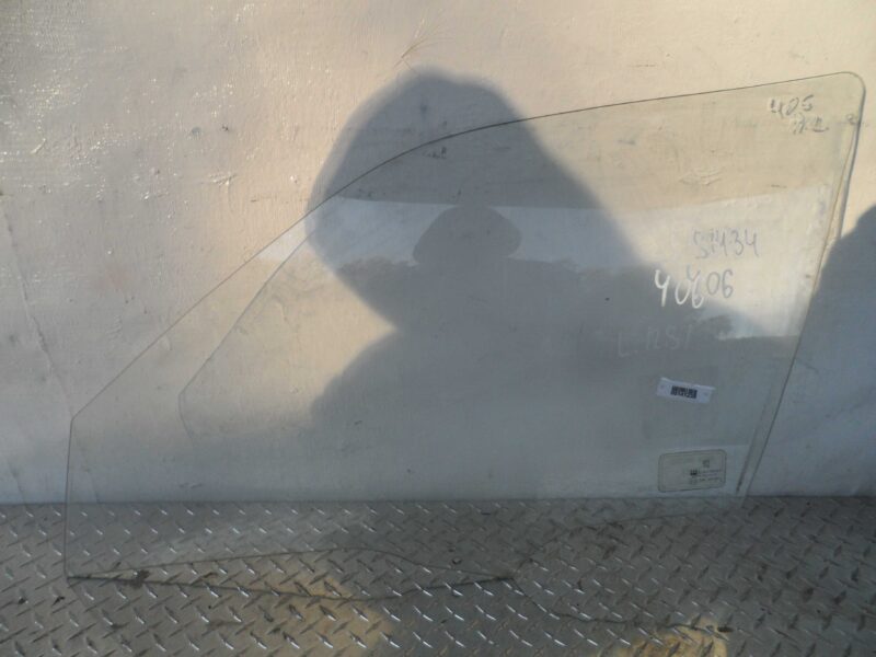 Изображение товара 141238 - 00141238 steklo dveri perednej levoj Mercedes SLK