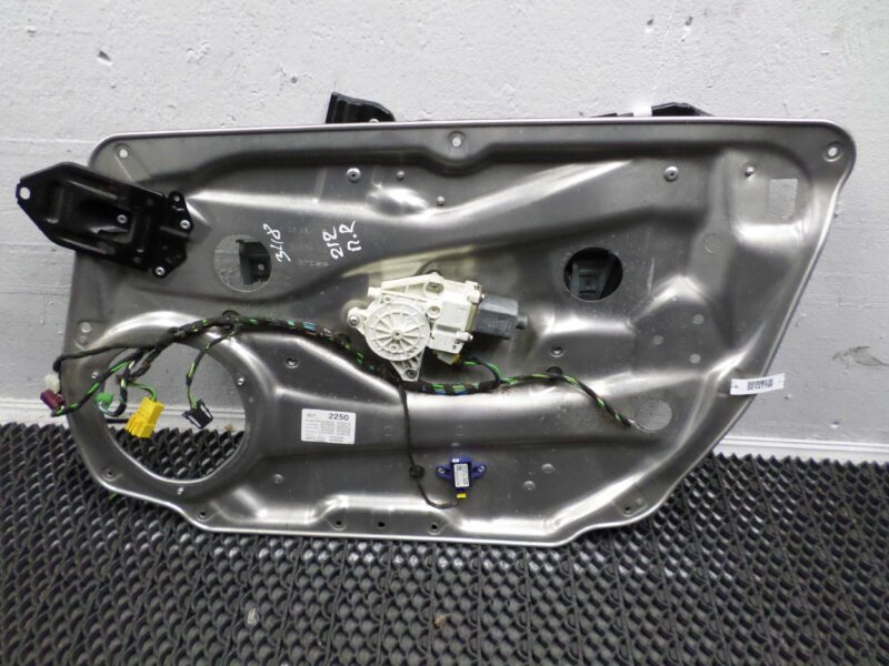 Изображение товара 141798 - 00141798 steklopodemnik perednij pravyj Ford Explorer