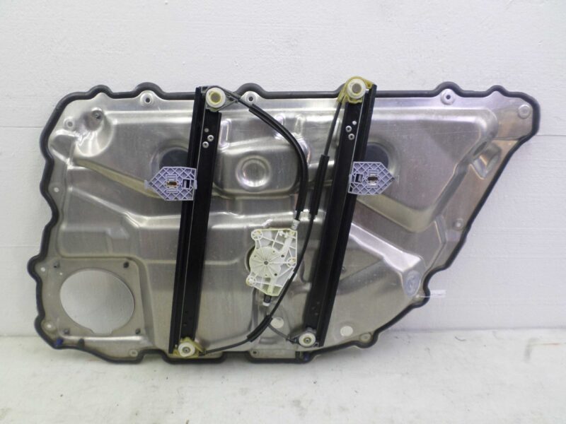 Изображение товара 141850 - 00141850 steklopodemnik zadnij levyj