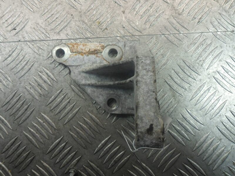 Изображение товара 142377 - 00142377 kronshtejn dvigatelya Mercedes SL