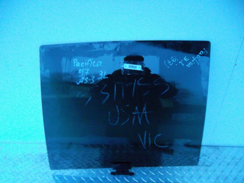 Изображение товара 142402 - 00142402 steklo dveri zadnej levoj