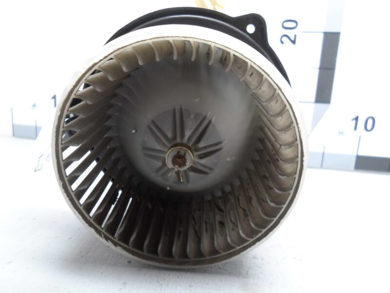 Изображение товара 143193 - 00143193 ventilyator otopitelya (motorchik pechki)