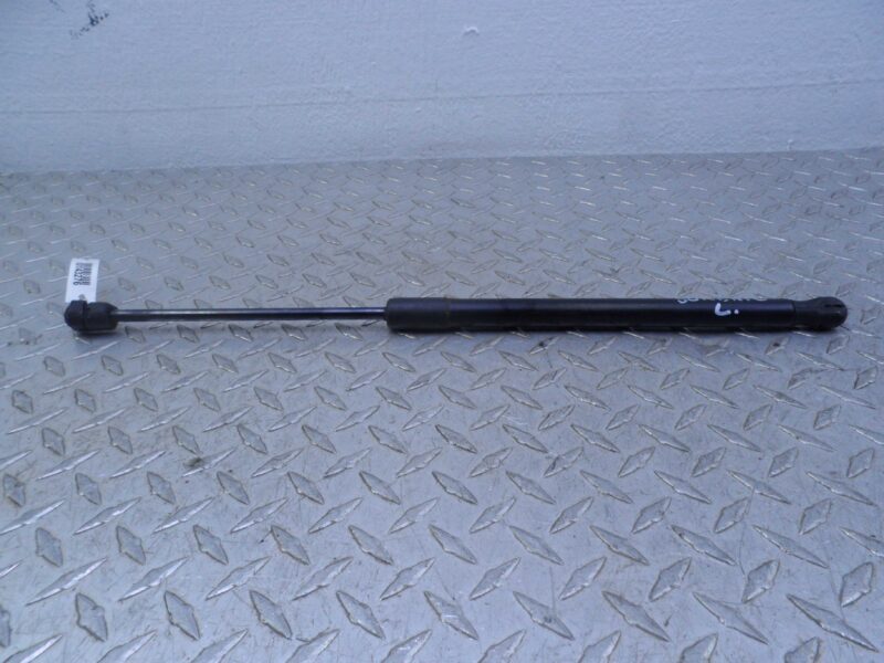 Изображение товара 143276 - 00143276 amortizator kryshki bagazhnika Audi TT