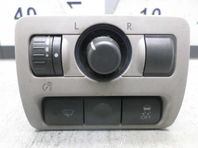 Изображение товара 143354 - 00143354 kovrik salona Peugeot 306