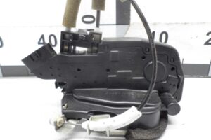 Изображение товара 143394 - 00143394 zamok dveri zadnej levoj Toyota Hiace 1