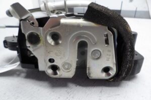 Изображение товара 143394 - 00143394 zamok dveri zadnej levoj Toyota Hiace 2