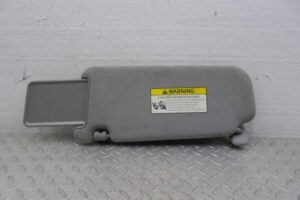 Изображение товара 143582 - 00143582 kozyrek solntsezaschitnyj Audi TT 1