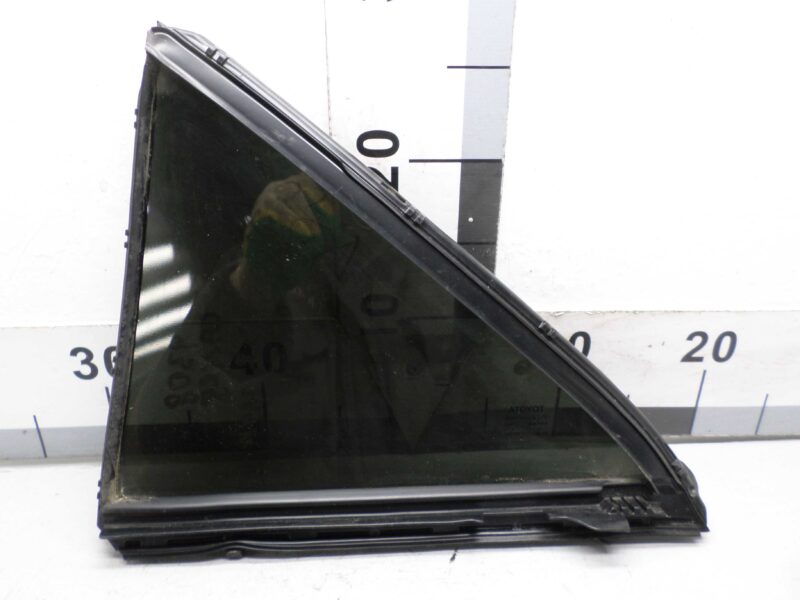 Изображение товара 143734 - 00143734 steklo dveri zadnej pravoj Subaru Legacy